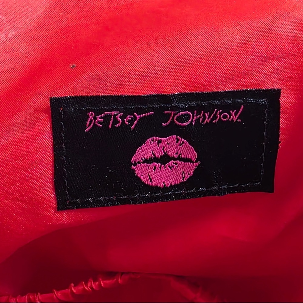 RARE Betsey Johnson Lips Kiss Print Rolling Bag Carry On Weekender Roll Luggageđź’‹ - Picture 7 of 12